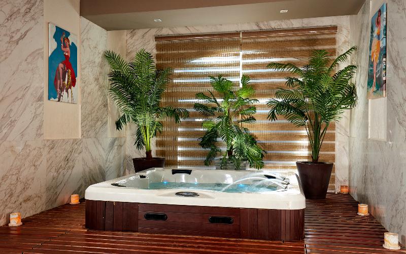 Coral Sea Water World - Aktivite