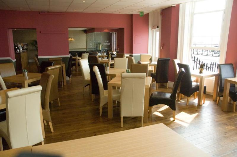 Queens Hotel - Bar