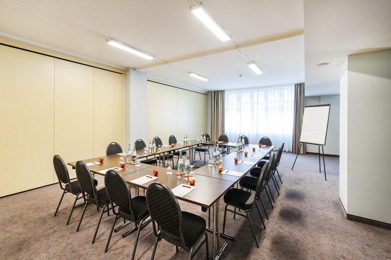 Premier Inn Cologne City Mediapark Hotel - Toplantı