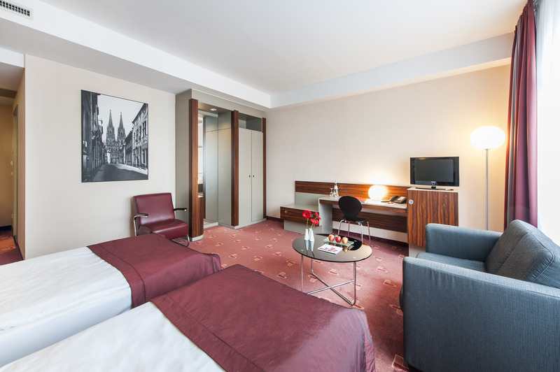 Premier Inn Cologne City Mediapark Hotel - Oda