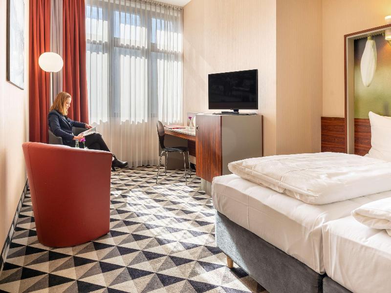 Premier Inn Cologne City Mediapark Hotel - Oda