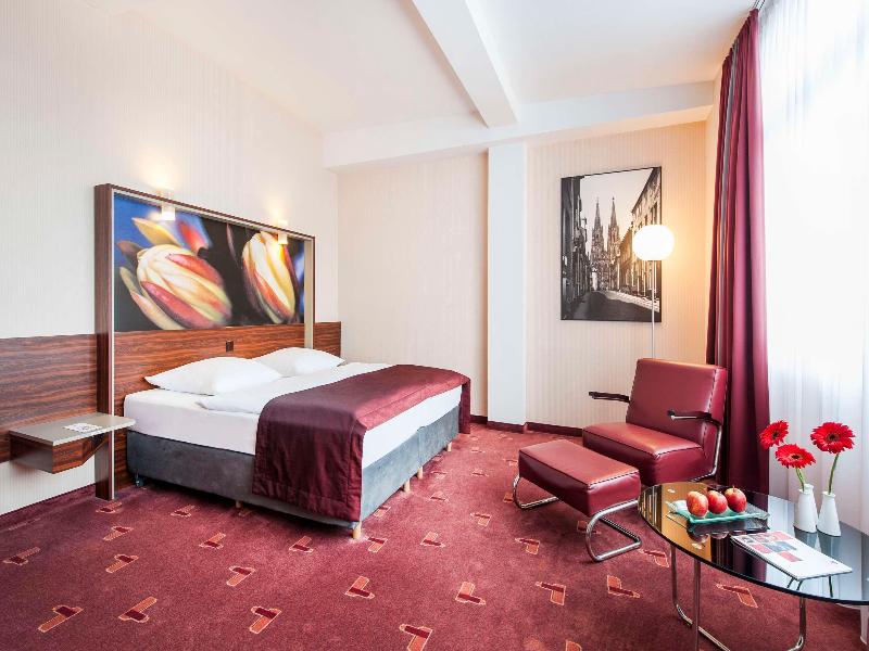 Premier Inn Cologne City Mediapark Hotel - Oda