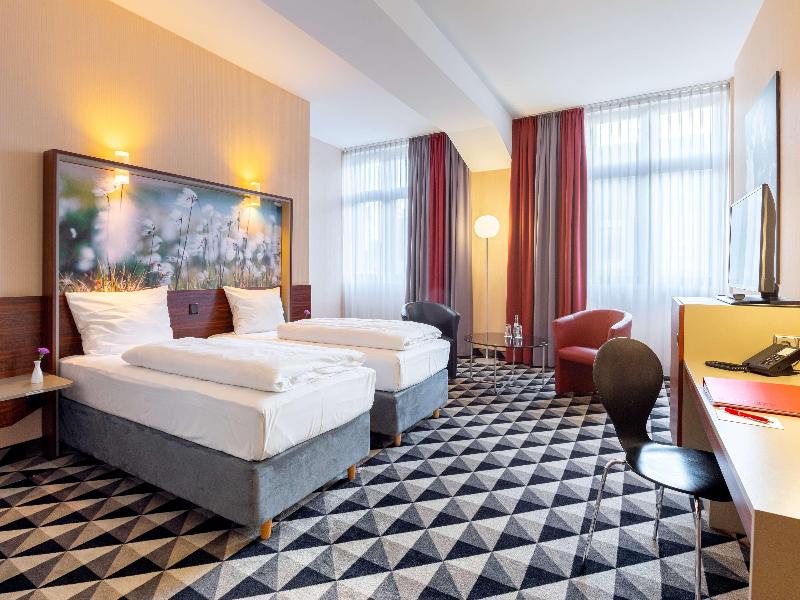 Premier Inn Cologne City Mediapark Hotel - Oda