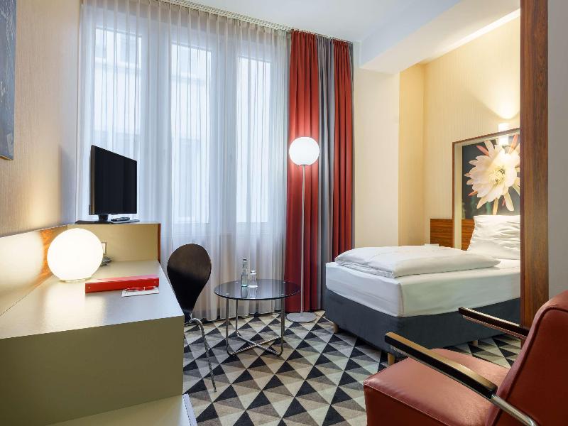 Premier Inn Cologne City Mediapark Hotel - Oda