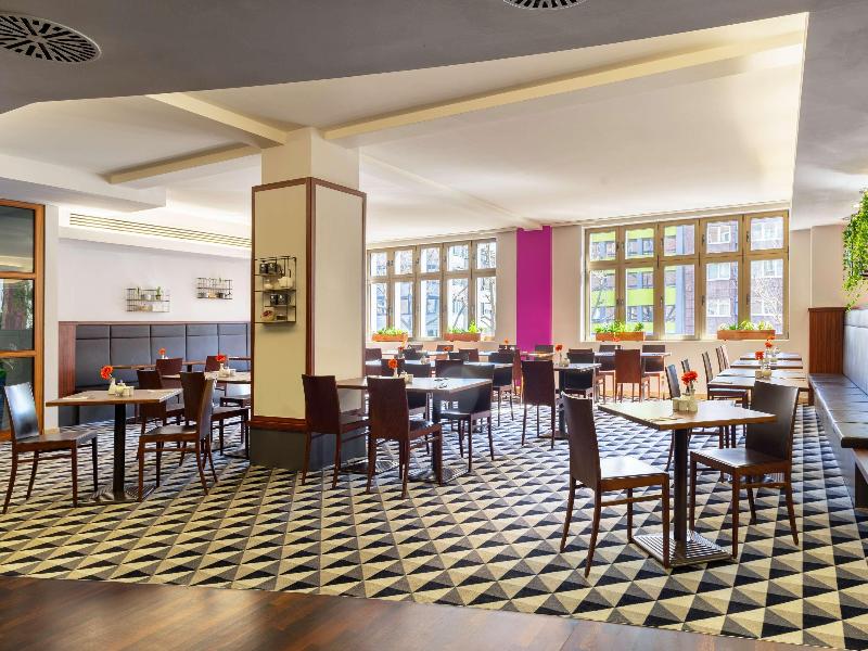 Premier Inn Cologne City Mediapark Hotel - Restoran