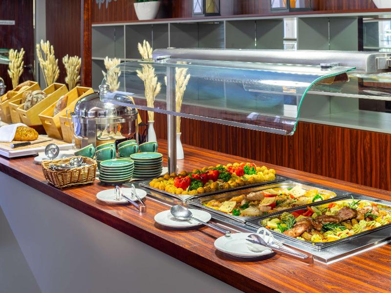 Premier Inn Cologne City Mediapark Hotel - Restoran