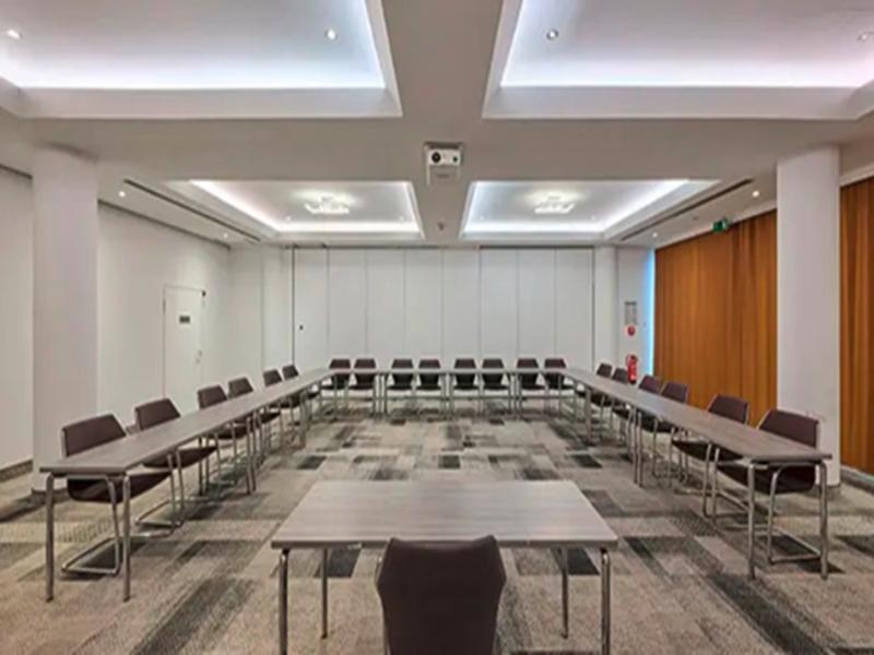 Premier Inn Stuttgart Bad Cannstatt - Toplantı