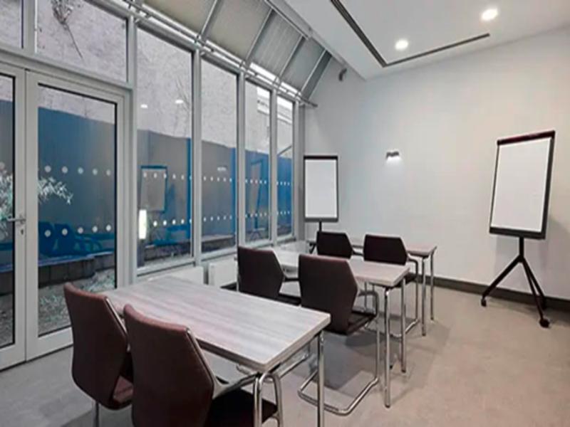 Premier Inn Stuttgart Bad Cannstatt - Toplantı