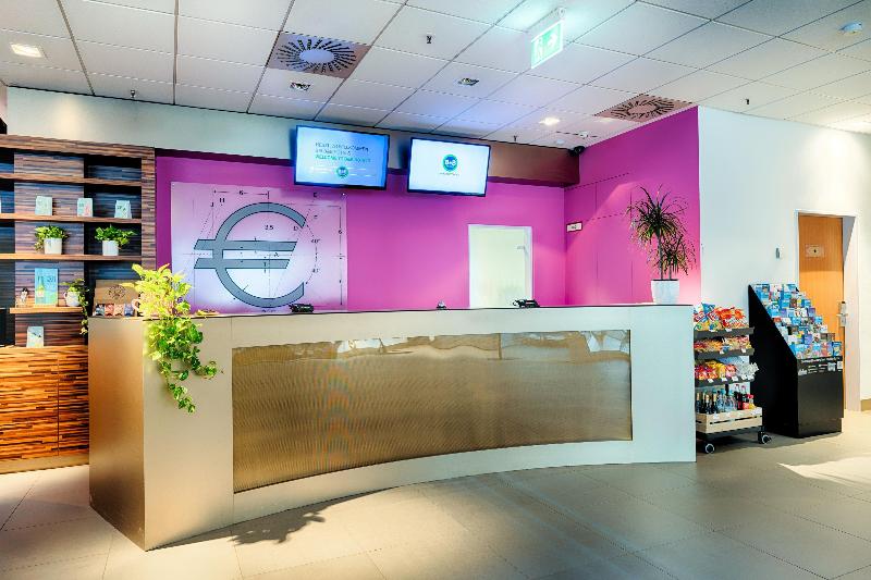 B&B HOTEL Offenbach Kaiserlei - Lobi