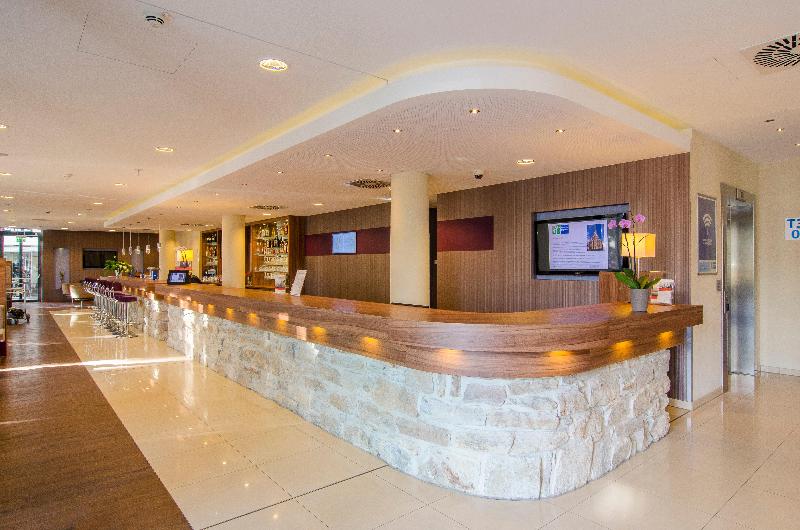 Premier Inn Dresden City Zentrum - Lobi