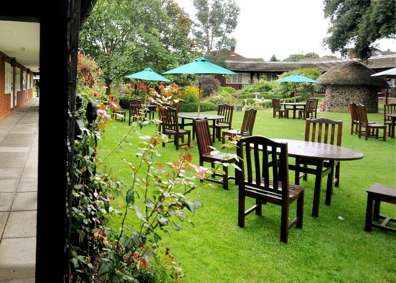 Marygreen Manor Hotel - Teras