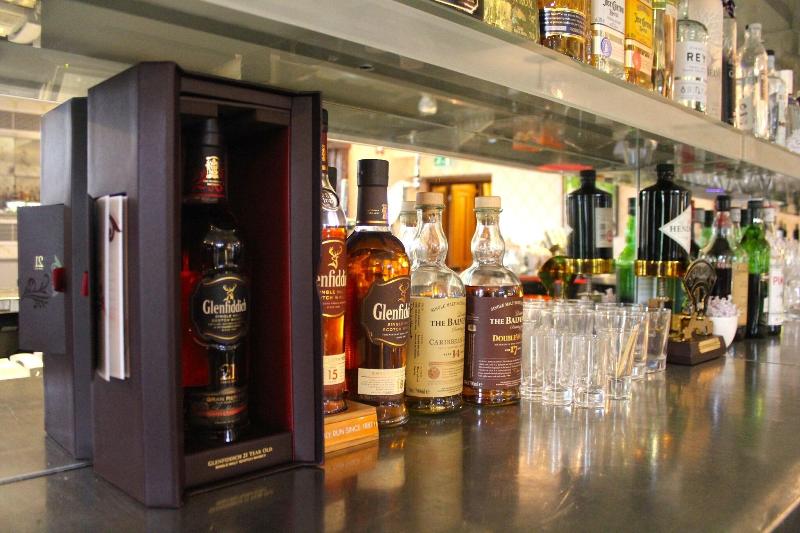 Wood Norton - Bar