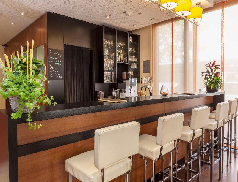 Premier Inn Frankfurt City Europaviertel - Lobi