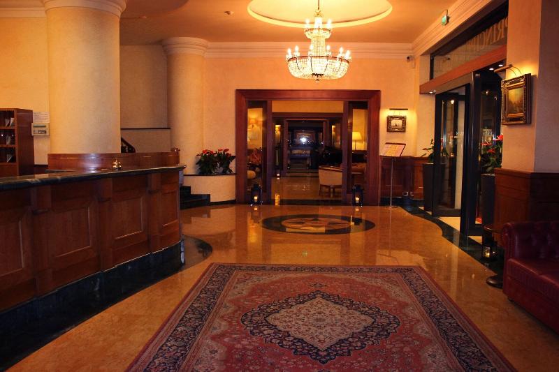 Principe Palace - Lobi