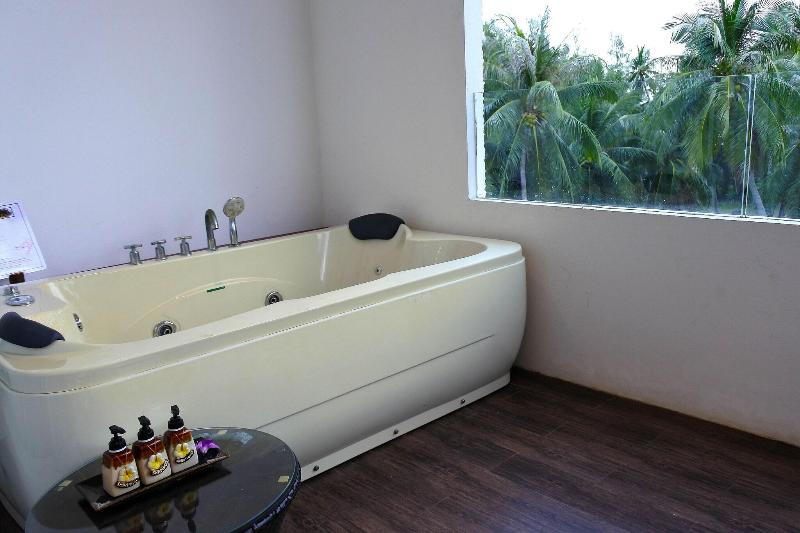 Dhevan Dara Beach Villa - Havuz