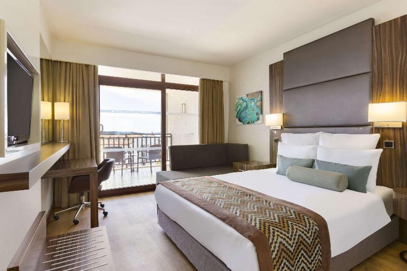 Ramada Resort By Wyndham Akbuk - Oda