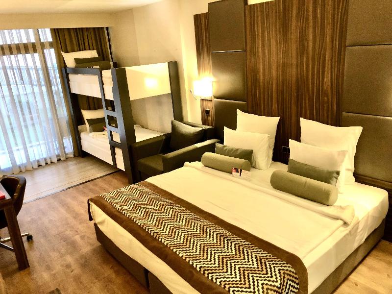 Ramada Resort By Wyndham Akbuk - Oda