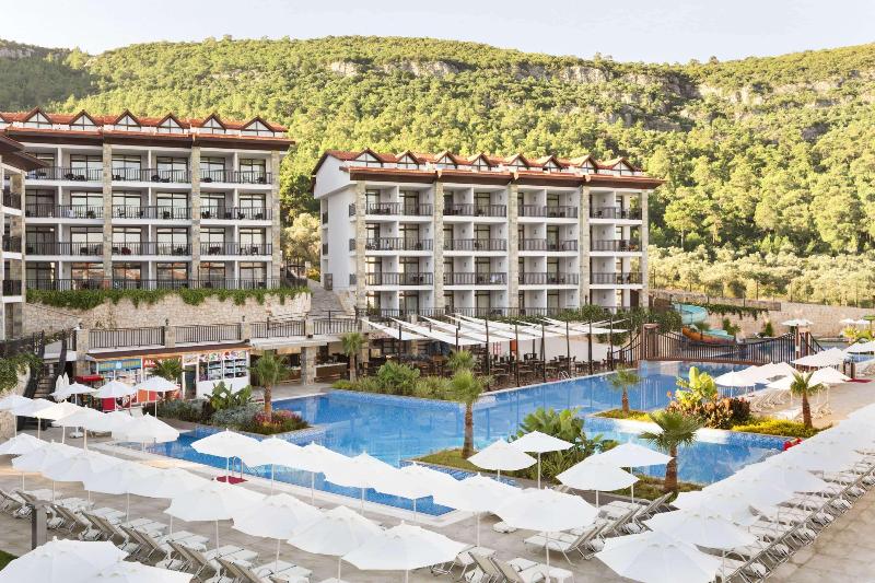 Ramada Resort By Wyndham Akbuk - Havuz