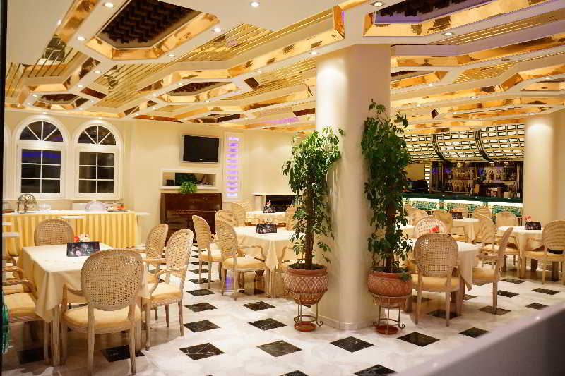 Strass Hotel - Lobi