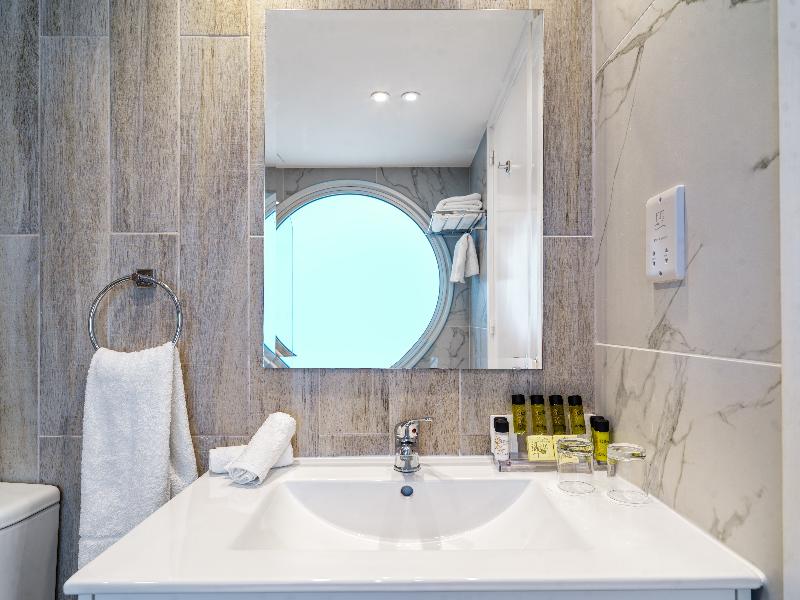 Leonardo Plaza Cypria Maris Beach Hotel & Spa - Oda