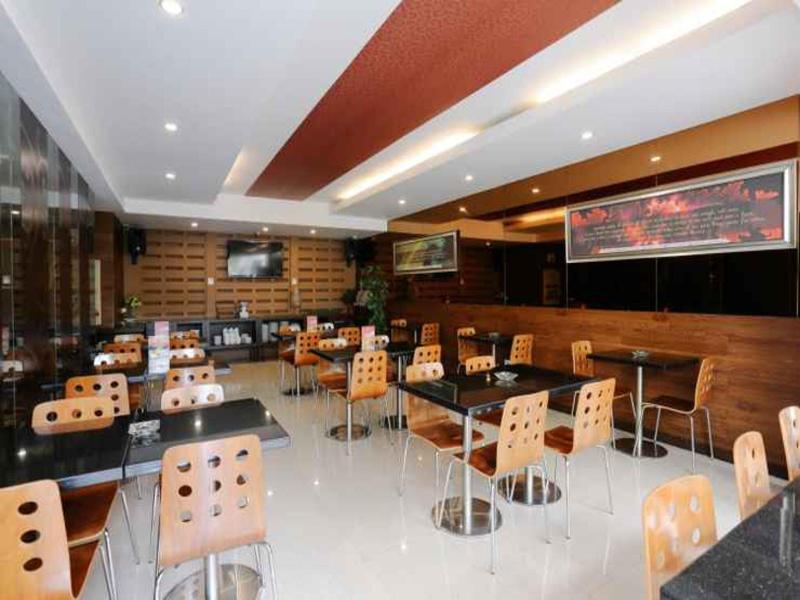 Favor Makassar - Bar