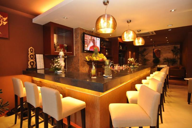 Hemingway's Hotel - Bar