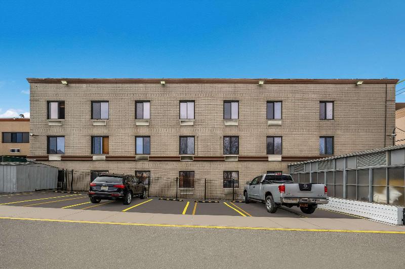 Quality Inn JFK Airport Rockaway Blvd - Genel