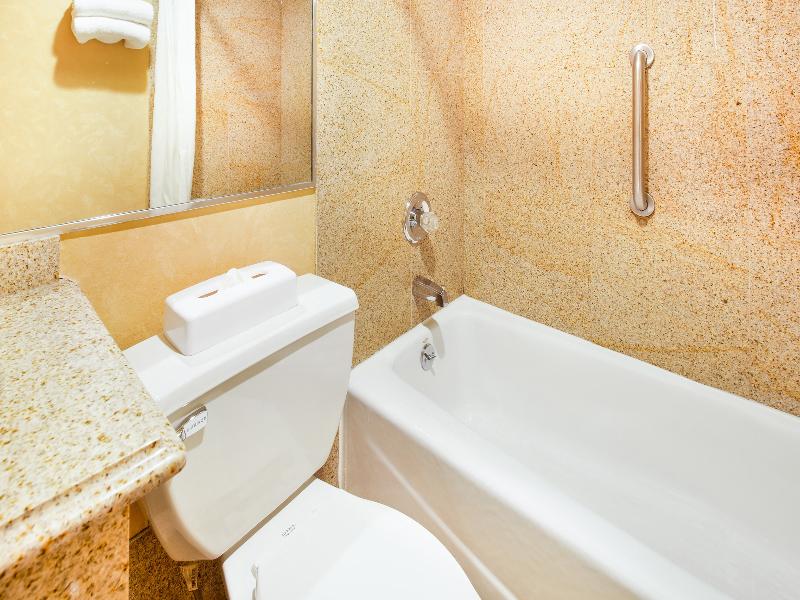 Quality Inn JFK Airport Rockaway Blvd - Oda