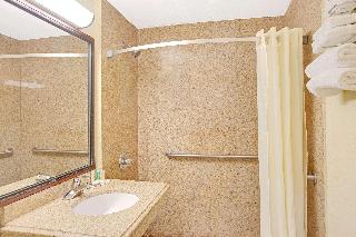 Quality Inn JFK Airport Rockaway Blvd fotoÄŸrafÄ±