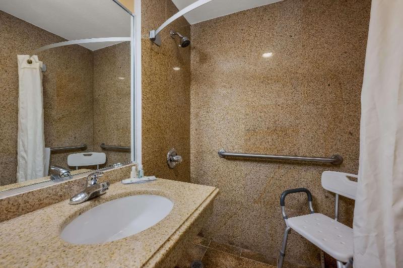 Quality Inn JFK Airport Rockaway Blvd - Oda
