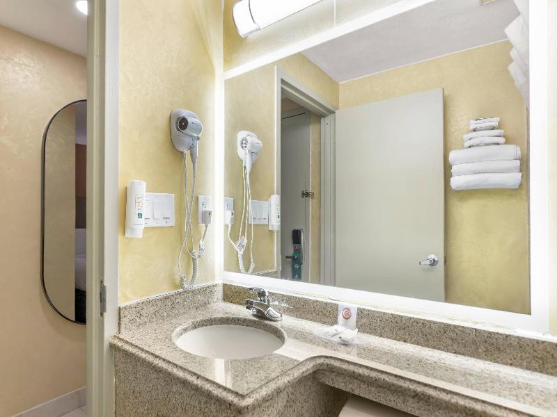 Quality Inn JFK Airport Rockaway Blvd - Oda