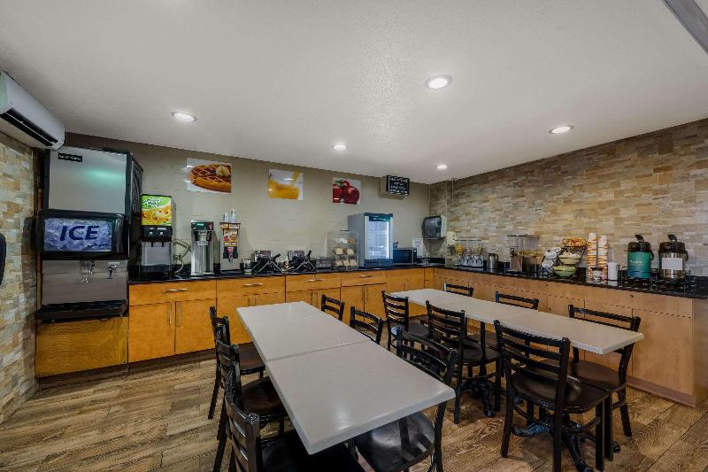 Quality Inn JFK Airport Rockaway Blvd - Restoran