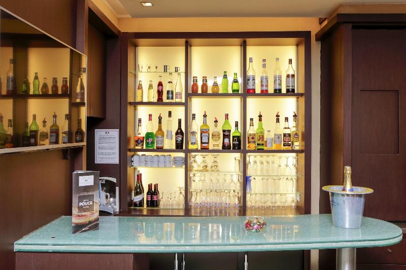 イビスバジェットパリポルトドモントルイユ - Bar