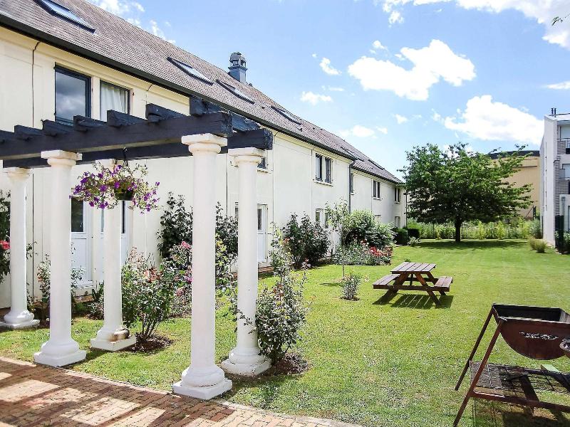 ibis budget Chambourcy Saint Germain - Genel