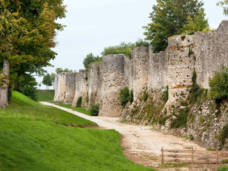 ibis Provins - Genel