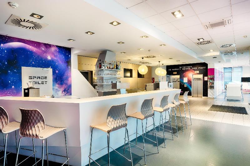 B&B Hotel Bremen-Altstadt - Lobi