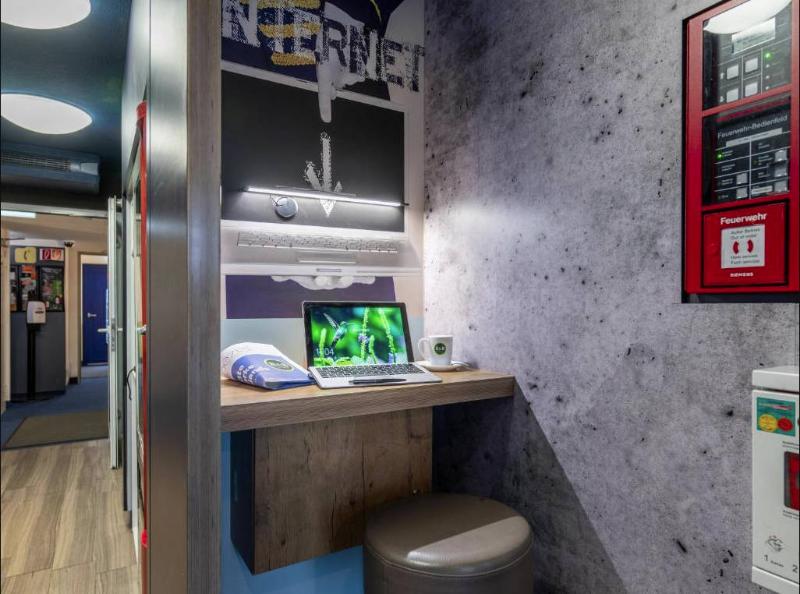 B&B HOTEL Bremen-Süd - Lobi
