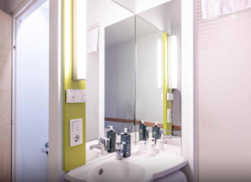B&B HOTEL Dortmund-West - Oda
