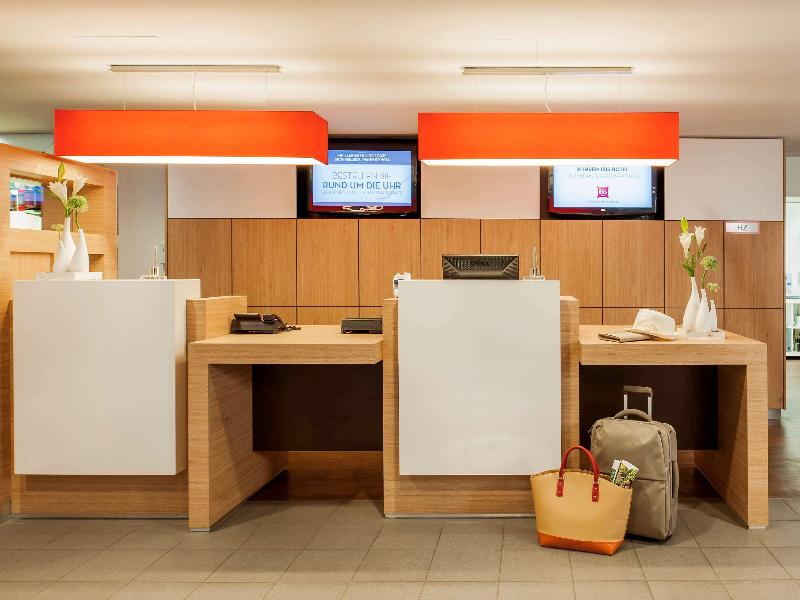 B&B HOTEL Duisburg HBF Nord - Lobi