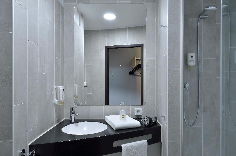 B&B HOTEL Duisburg HBF Nord - Oda