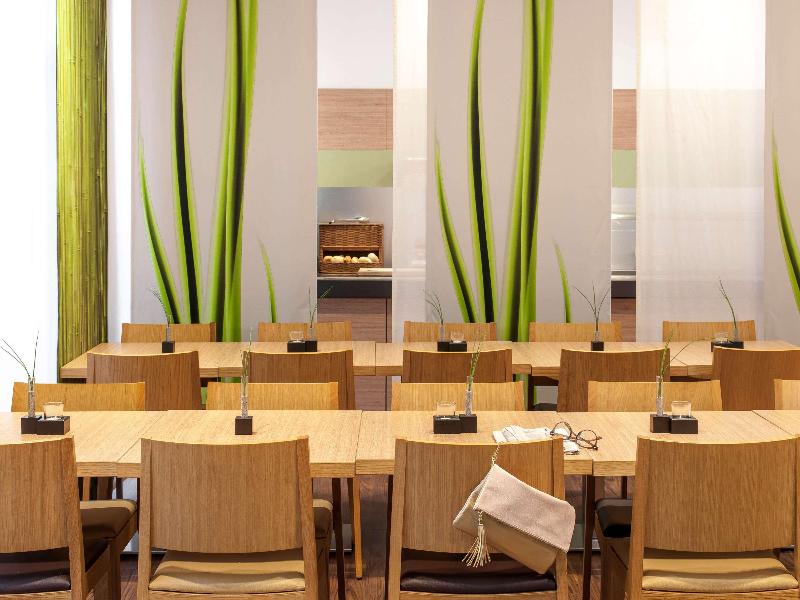 B&B HOTEL Duisburg HBF Nord - Restoran