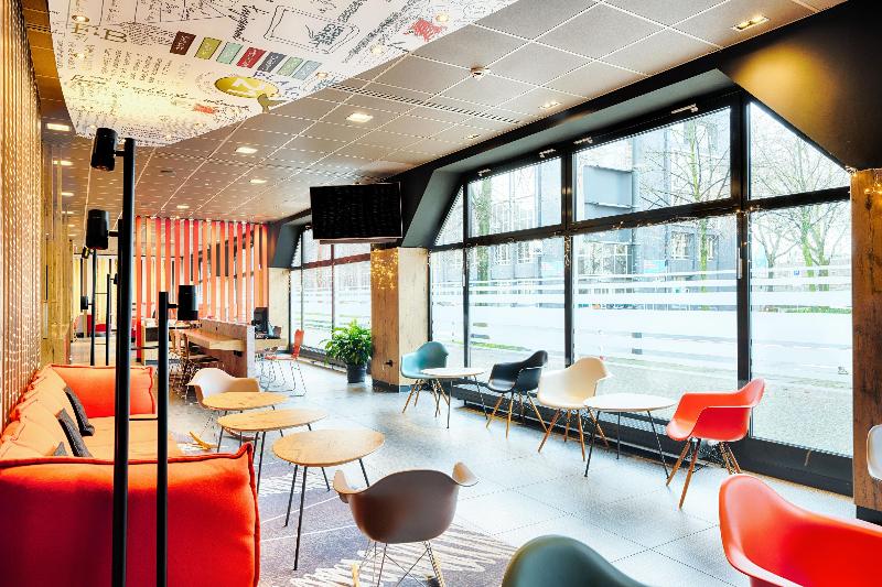 B&B Hotel Düsseldorf-Hbf - Lobi