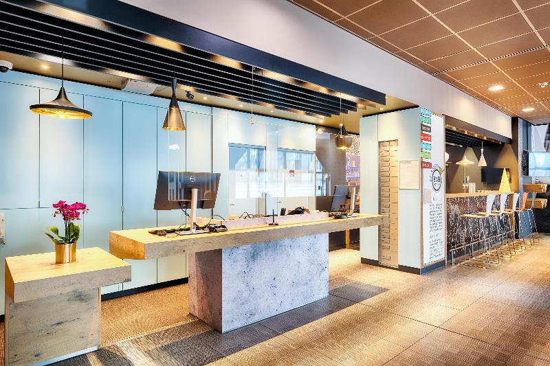 B&B Hotel Düsseldorf-Hbf - Lobi