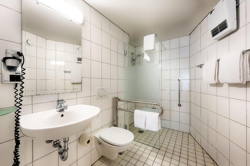 B&B Hotel Düsseldorf-Hbf - Oda