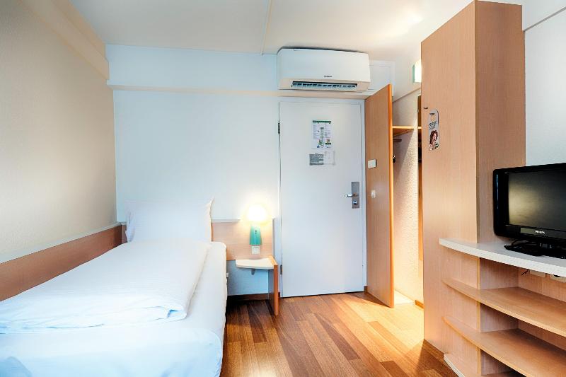 B&B Hotel Düsseldorf-Hbf - Oda