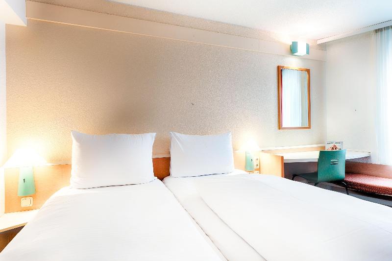 B&B Hotel Düsseldorf-Hbf - Oda