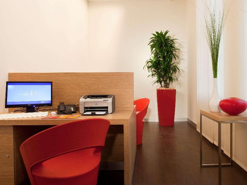 ibis Karlsruhe Hauptbahnhof - Genel