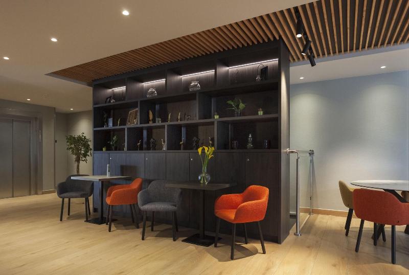 ibis Styles Den Haag Scheveningen - Lobi