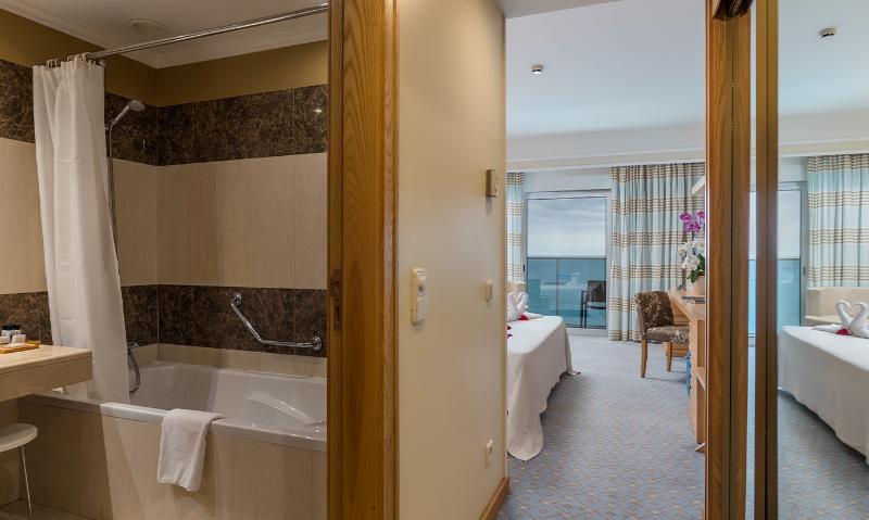 PESTANA CARLTON MADEIRA PREMIUM OCEAN RESORT - Oda
