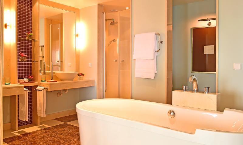PESTANA CARLTON MADEIRA PREMIUM OCEAN RESORT - Oda